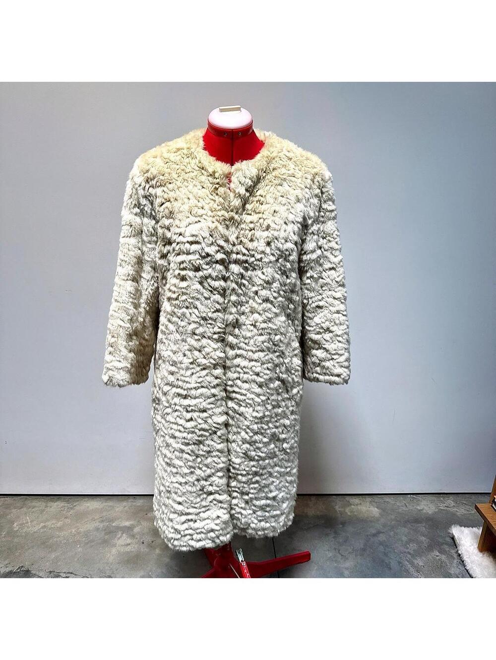 Faz Cream & white faux fur coat with textured, wavy pattern